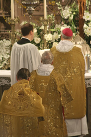 Sacred ministers of the Mass, Easter 2007